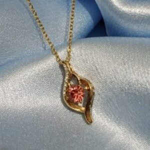 Leaf Shape Pendant with Beautiful Pinkish Stone